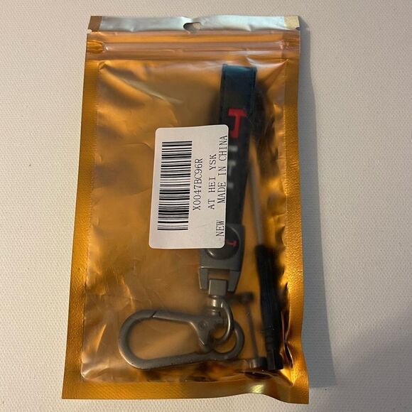 GMC AT4 Key Fob Keychain in Black Leather with Logo NWT - Picture 4 of 4